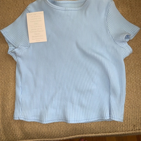 ᗷᒪᑌE ᖇIᗷᗷEᗪ ᑕᖇOᑭ TOᑭ - Picture 2 of 3